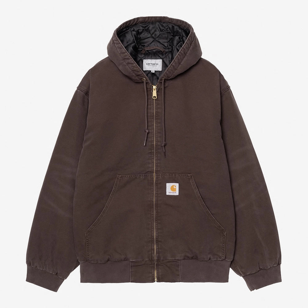 “Carhartt WIP OG Active Jacket in Tobacco-Braun. Stone Washed Canvas Jacke mit Kapuze, gestepptem Futter und Kängurutasche.“

