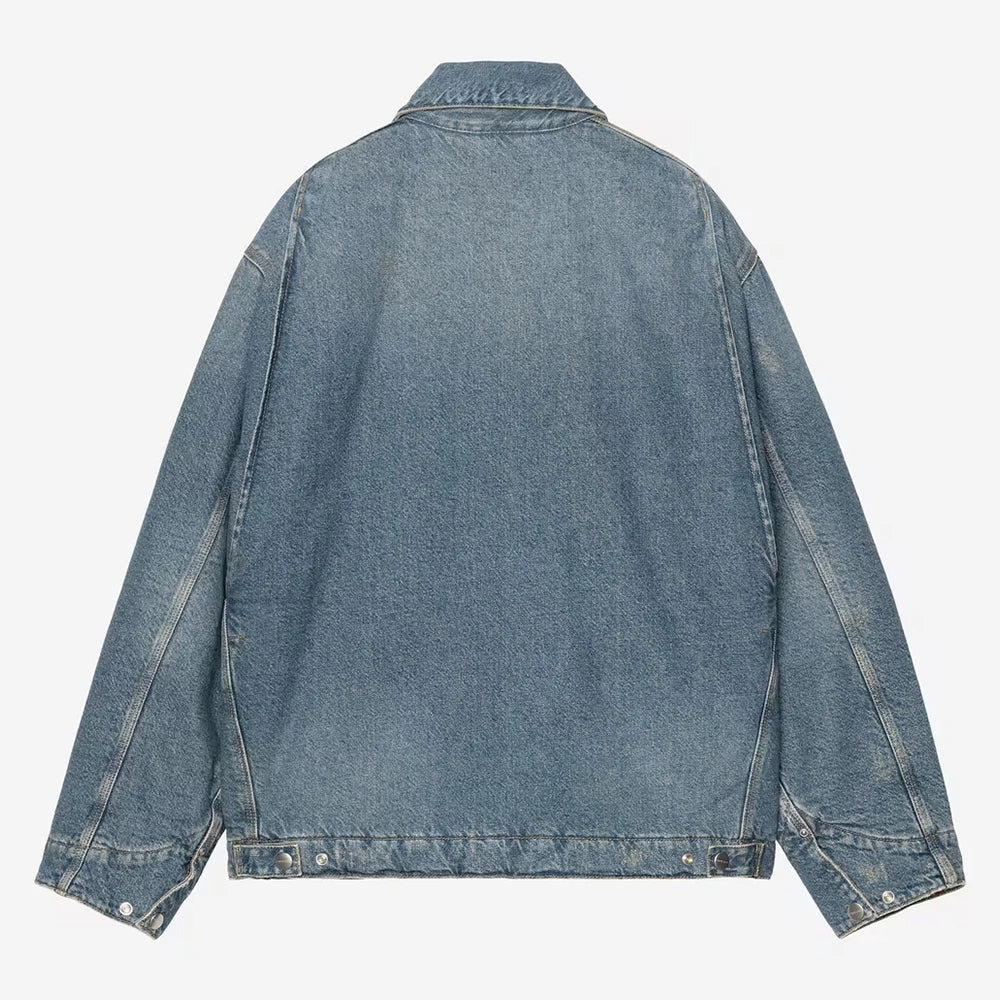 “Carhartt WIP OG Detroit Jacket Blue grind wash Vorderansicht mit Cordkragen und Brusttasche bei Stickabush Berlin.“