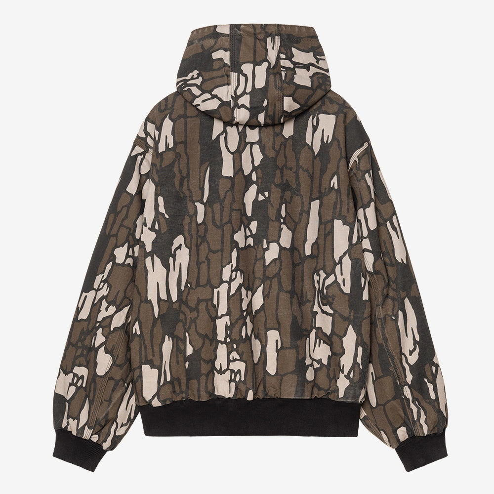 “Carhartt WIP OG Active Jacket 50 Years Anniversary in Hamilton Brown, Canvas-Material, mit Camo Treb Innenfutter und Kapuze, rinsed bei Stickabush Berlin."