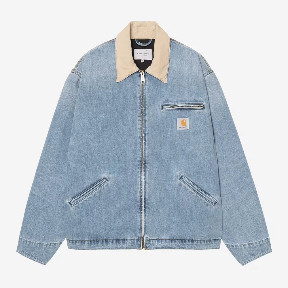 “Carhartt WIP OG Detroit Jacke für Herren in Blau und Cordkragen in Braun aus markantem Burst Washed Canvas mit weitem Loose Fit bei Stickabush.“
