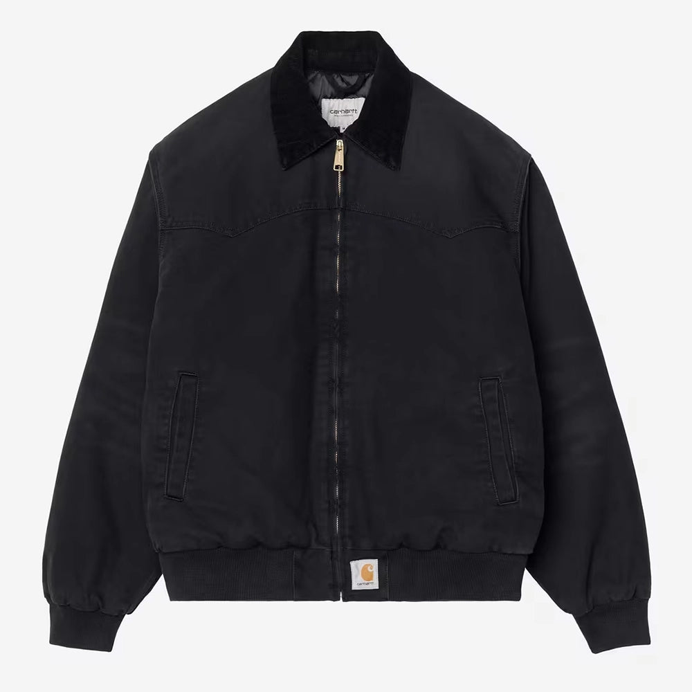 Carhartt WIP OG Santa Fe Jacket in Black / Black – Vorderansicht der schwarzen Stone-Canvas-Workwear-Jacke mit farblich abgesetzten Cord-Details und Reißverschlusstasche.