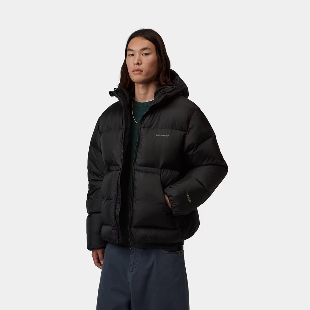 Carhartt WIP Ardon Jacket in Black / Shady Grey mit Kapuze und dezentem Logo-Details – Frontansicht am Model im STICKABUSH Online-Shop