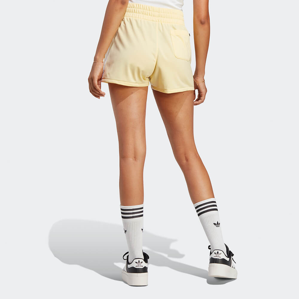 Adidas 3-Stripes Shorts W Gelb  stab retro sneaker  air force one damen  retro sneaker damen  snkraddicted  streetwear marken  schuhe 80er jahre  sneakerjagers  adidas limited edition  80er schuhe  retro sneaker  seltene sneaker  adidas sonderedition 