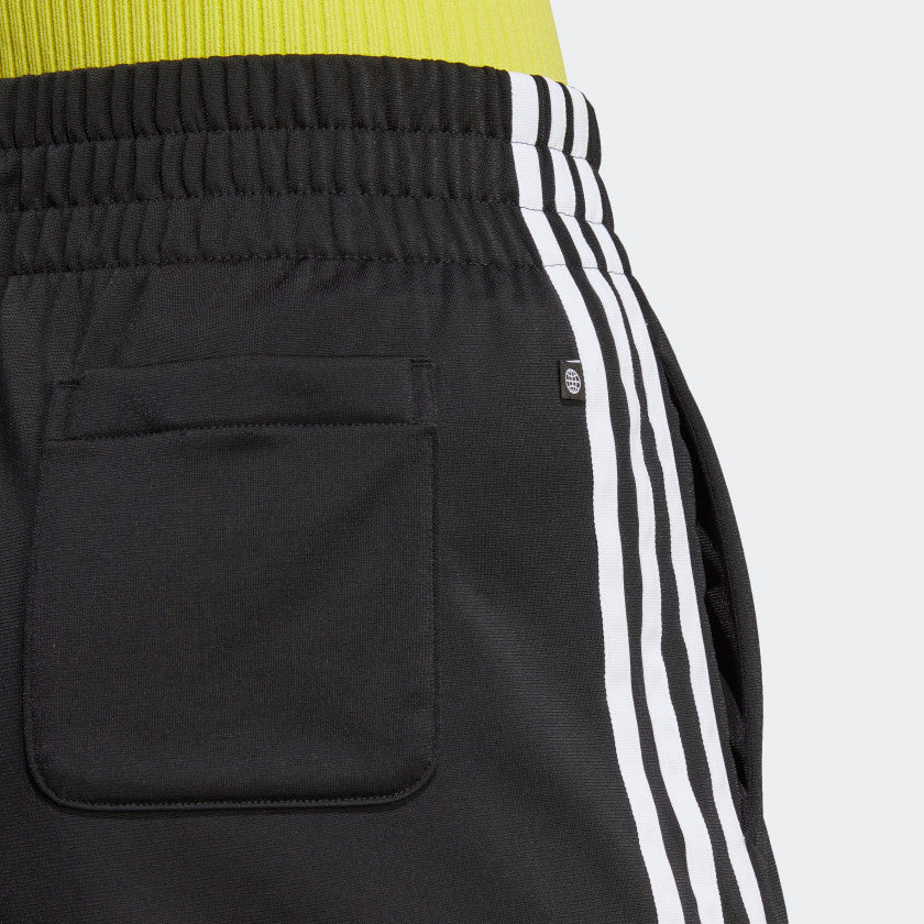 Adidas Adicolor 3-Stripes Shorts W: Black - Bestelle STAB Shorts im Streetwear Shop, Sneaker Store, Adidas Schuhe. 