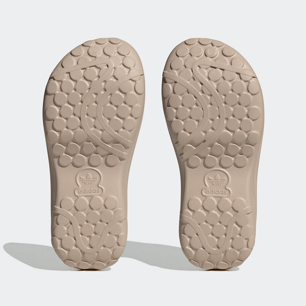 Adidas Adifoam Stan Mule W Wonder Taupe  STAB Sandale  Streetwear Shop Sneaker Store  stab retro sneaker  air force one damen  retro sneaker damen  snkraddicted  streetwear marken  schuhe 80er jahre  sneakerjagers  adidas limited edition  80er schuhe  retro sneaker  seltene sneaker  adidas sonderedition 