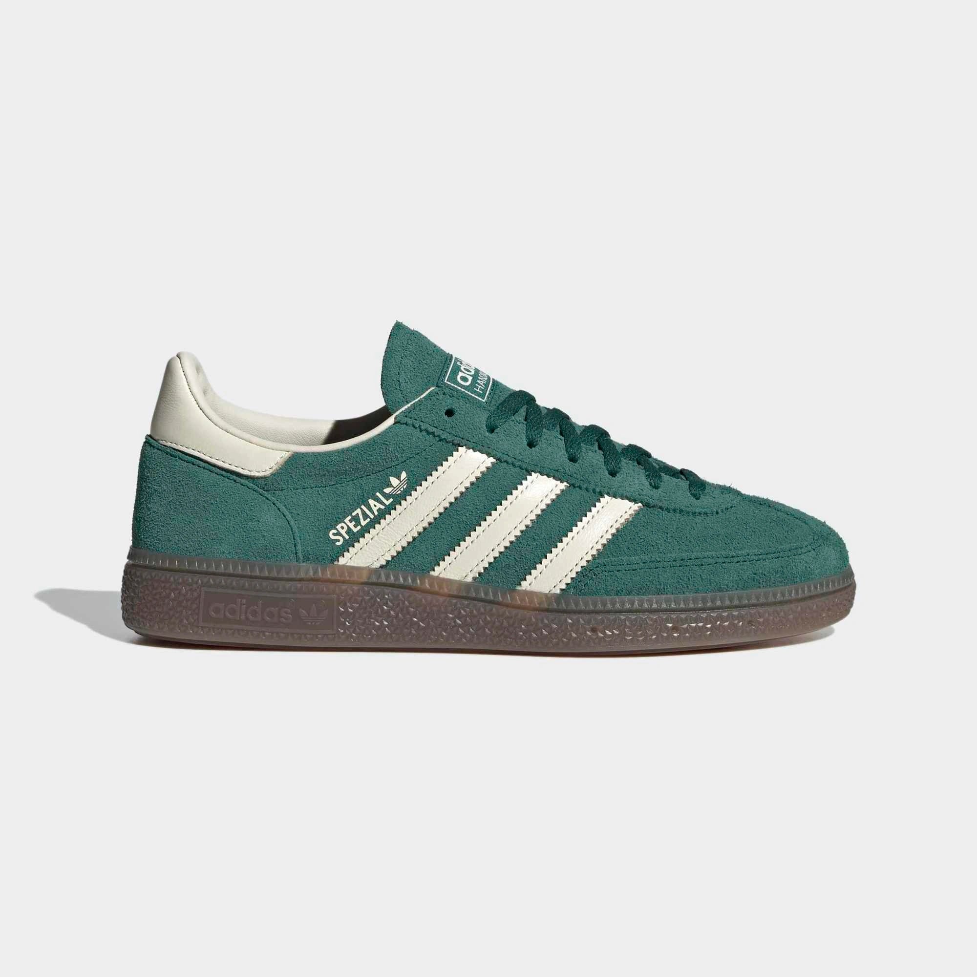 “adidas Originals Handball Spezial Damen Sneaker in Collegiate Green Beige aus Wildleder mit Gummisohle IH1509 bei Stickabush Berlin.“ 