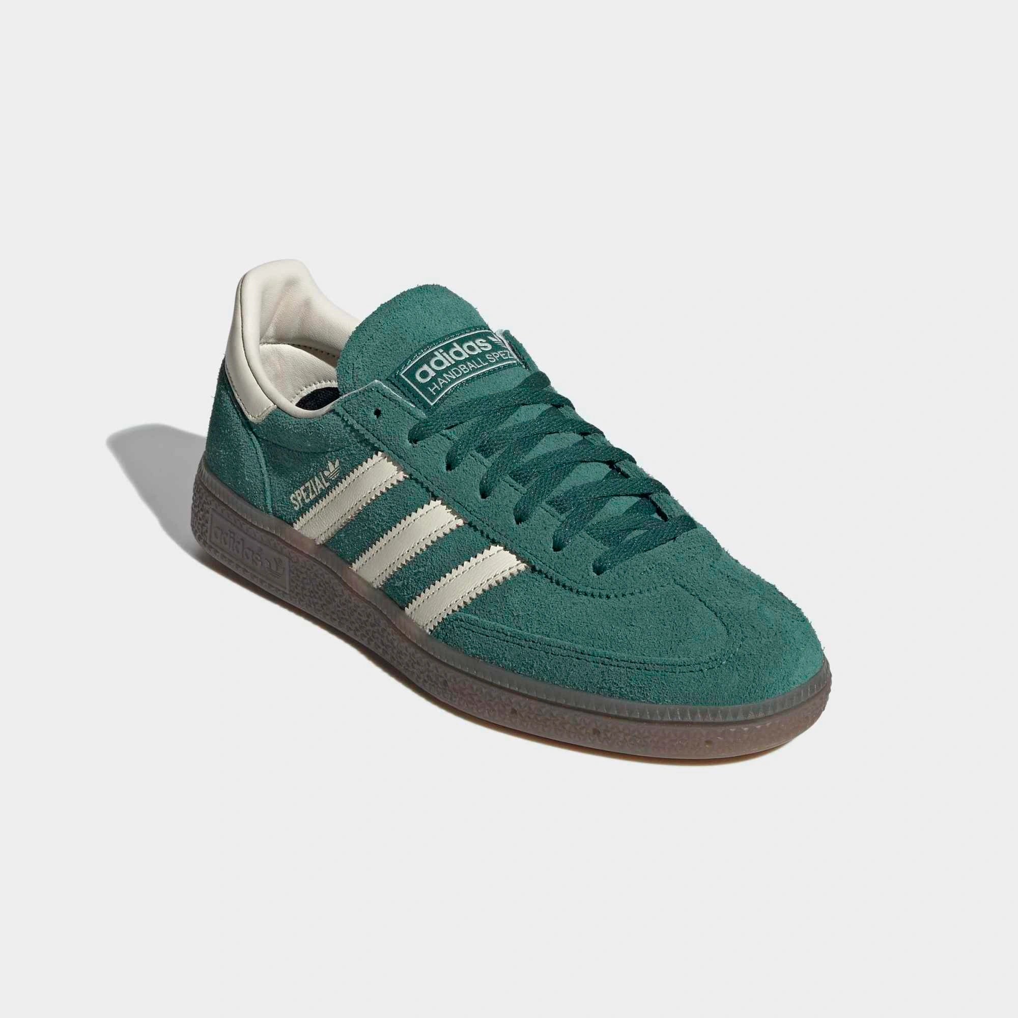 “adidas Originals Handball Spezial Damen Sneaker in Collegiate Green Beige aus Wildleder mit Gummisohle IH1509 bei Stickabush Berlin.“ 