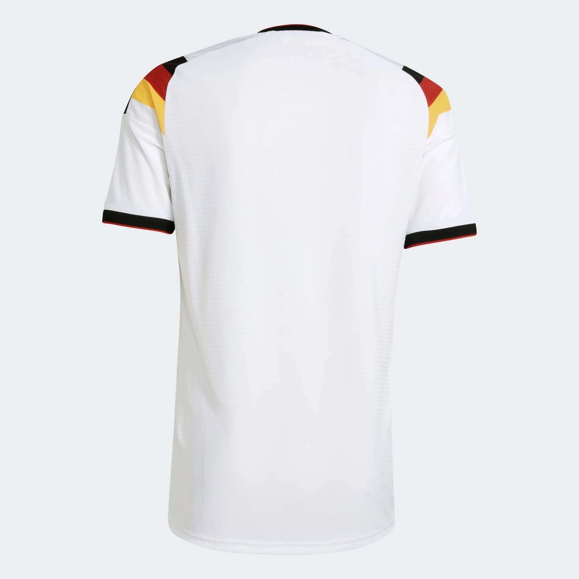“Weißes Adidas Originals DFB Germany Authentic Home Trikots mit DFB-Wappen und Adidas Trefoil-Logo bei Stickabush Berlin.“