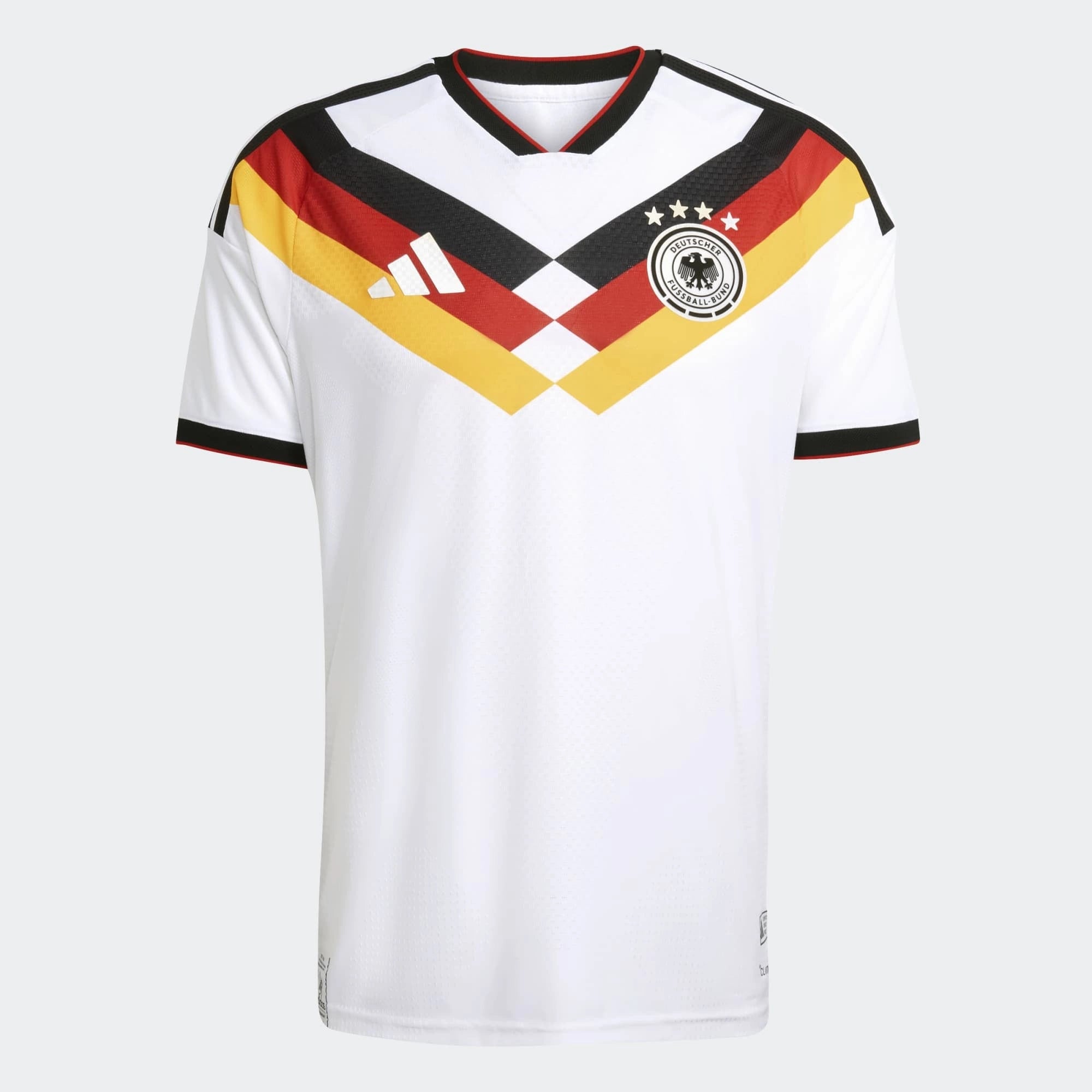 “Weißes Adidas Originals DFB Germany Authentic Home Trikots mit DFB-Wappen und Adidas Trefoil-Logo bei Stickabush Berlin.“