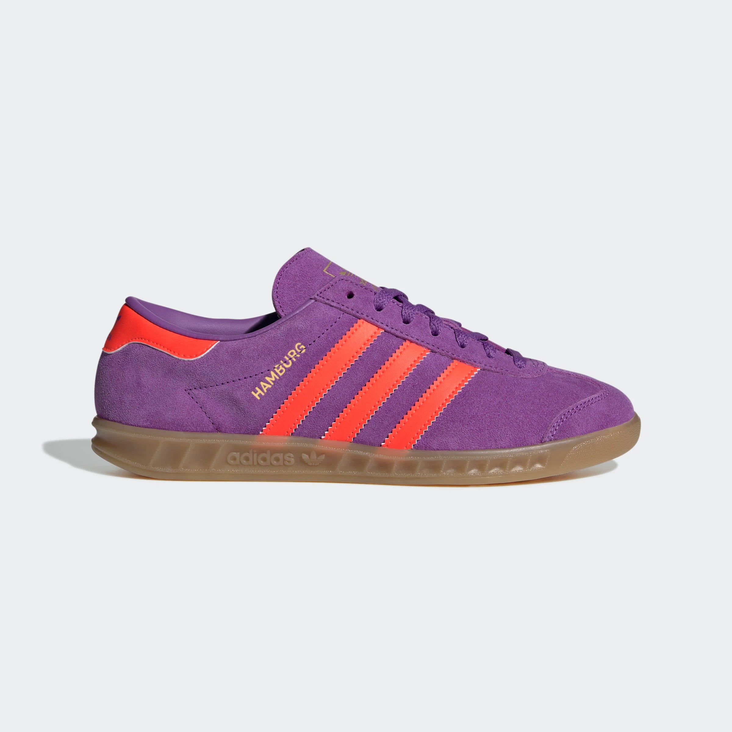 "Adidas Hamburg W in Active Purple/Solar Red/Gold, JS0679, Retro Sneaker aus Wildleder, klassischer Sneaker mit bunten Streifen, goldenes Logo."
