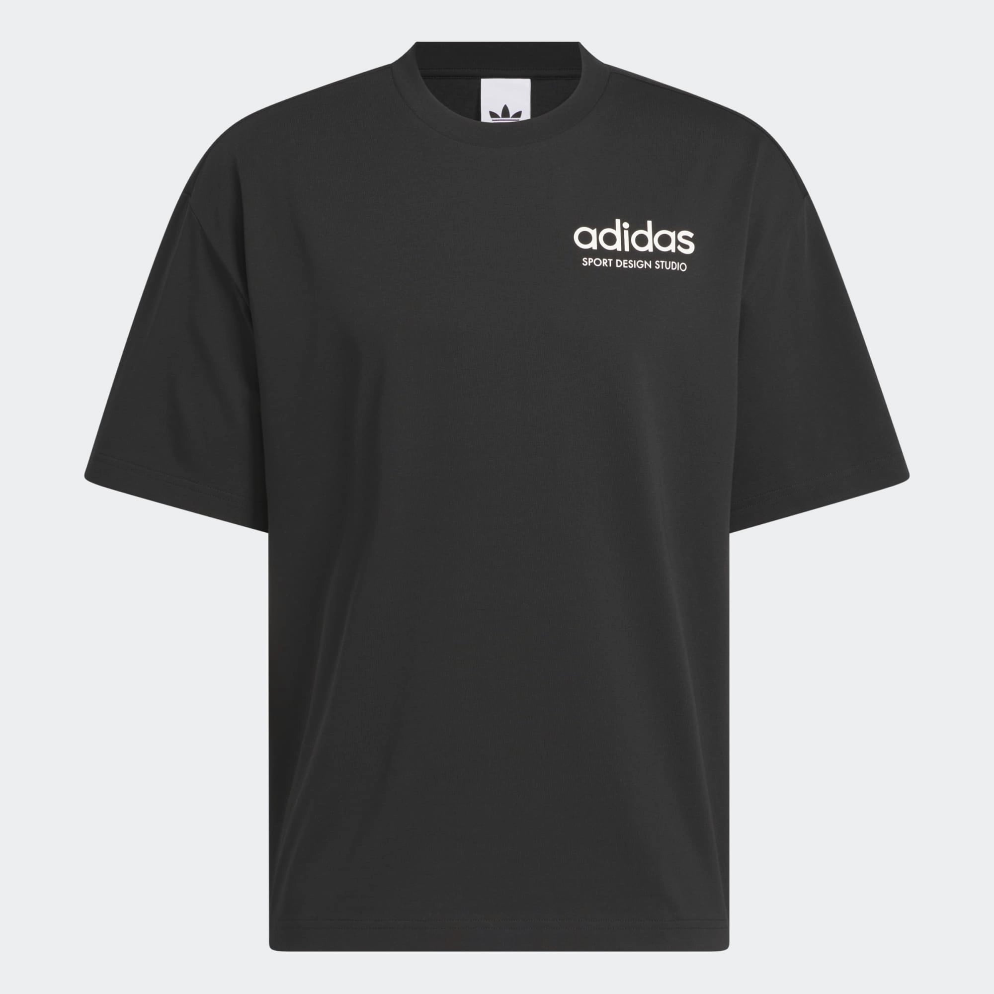 „Vorderansicht des adidas Originals Sport Design GFX Tee in Schwarz mit zentralem Retro-Sportgrafik-Print bei Stickabush Berlin.“