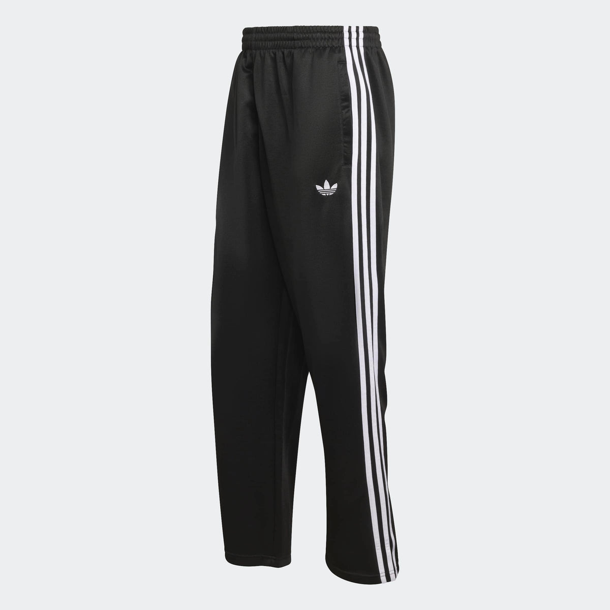adidas Originals Adicolor Loose Tracksuit Pants in Black – Vorderansicht der schwarzen Trainingshose mit den ikonischen 3-Stripes und lockerem Schnitt.