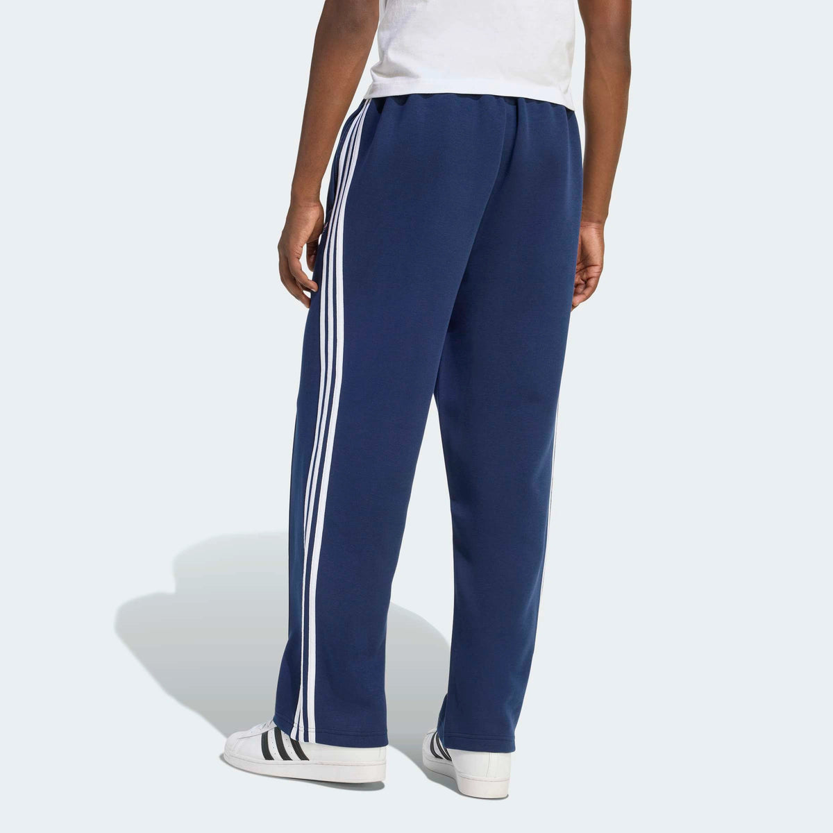 "adidas Originals Spacer Baggy Track Pant in Night Indigo KD4087 jetzt im STICKABUSH Store Berlin Kreuzberg"