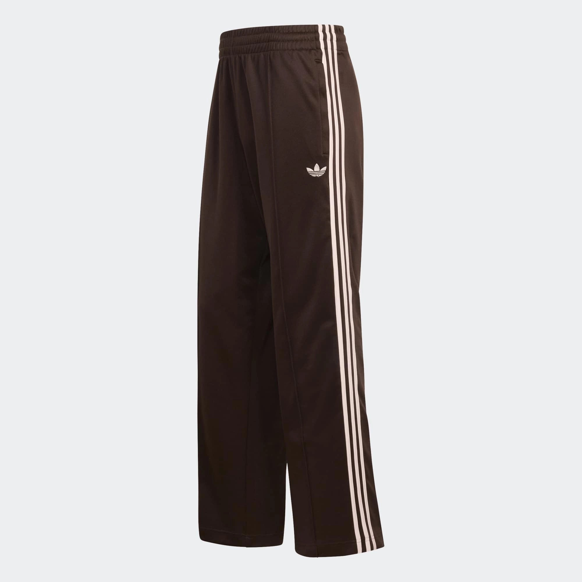 "adidas Originals Firebird Baggy Track Pants Aurora Coffee – Braune weite Trainingshose aus dem adidas Originals Bekleidung Silo bei Stickabush.“