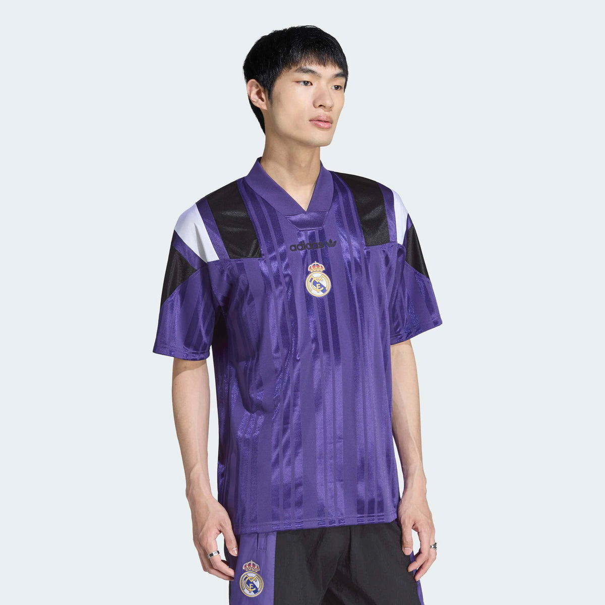 adidas Originals Real Madrid EQT Trikot in Purple – Frontansicht am Model bei STICKABUSH
