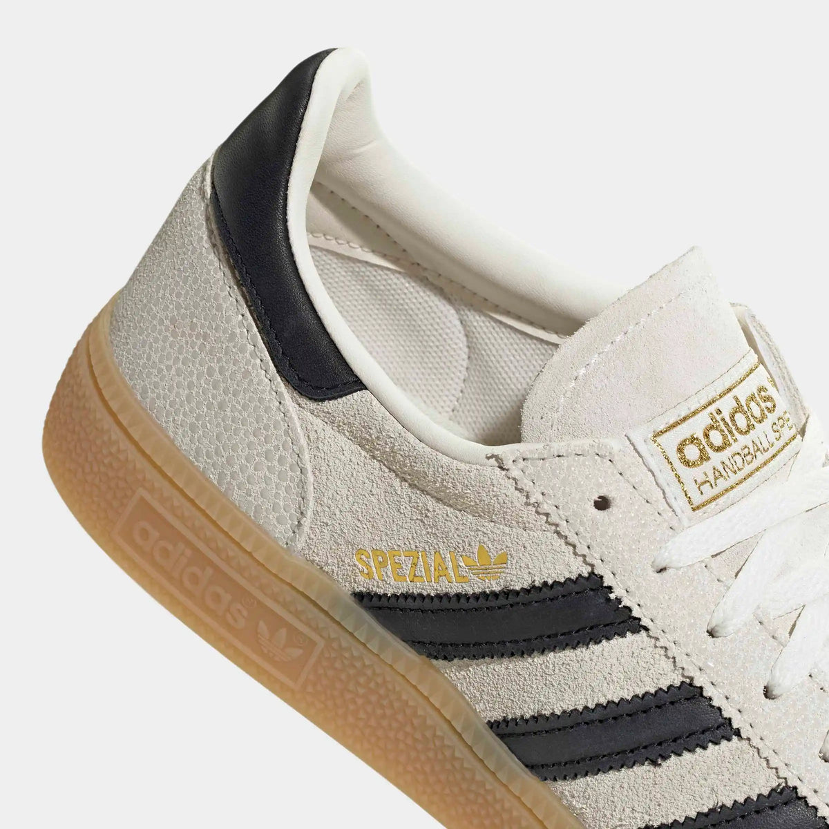 adidas Originals Handball Spezial Sneaker in Cloud White / Core Black – Detailansicht im STICKABUSH Online-Shop