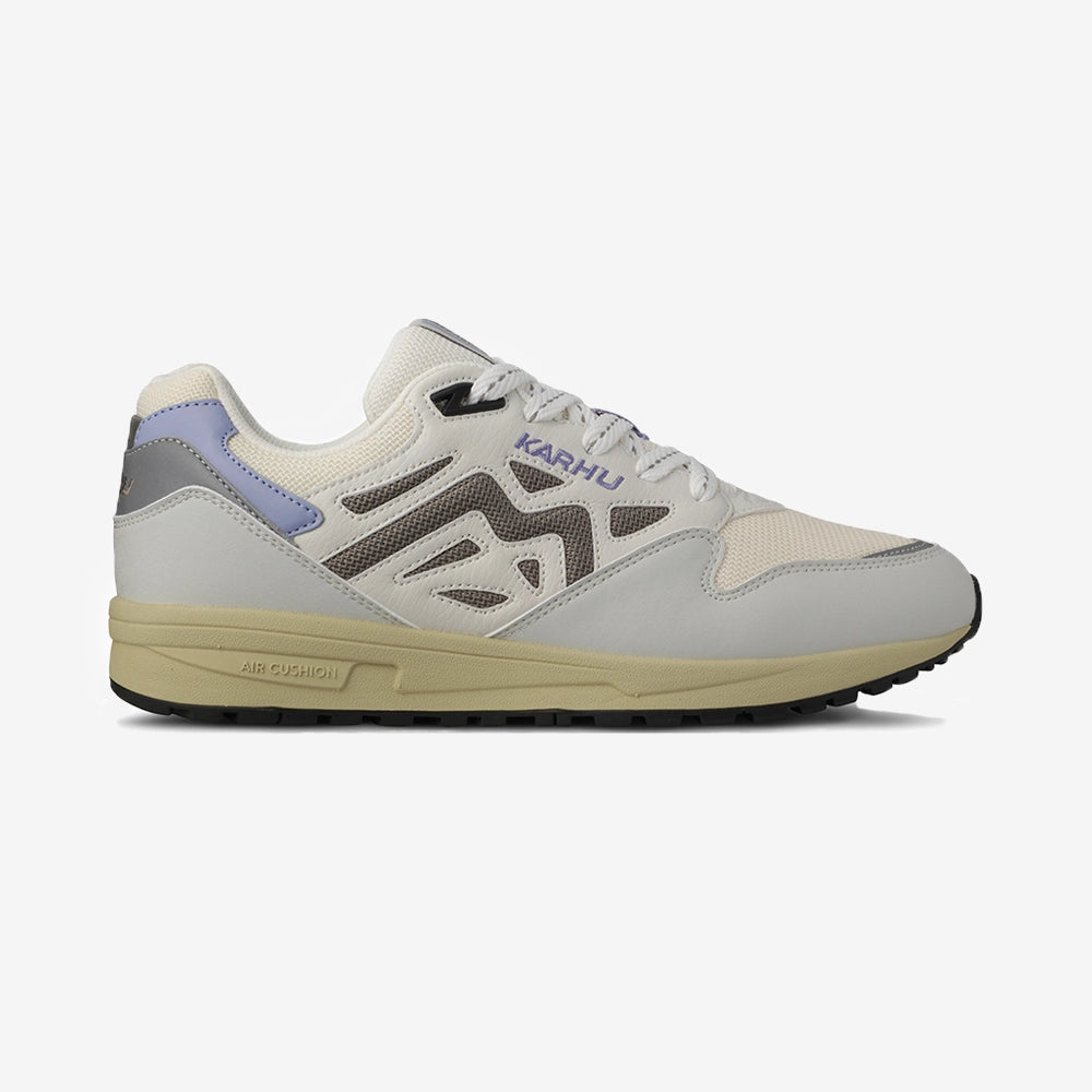 Karhu Legacy 96 Sneaker Foggy Dew Hematite F806101 jetzt bei Stickabush Berlin.
