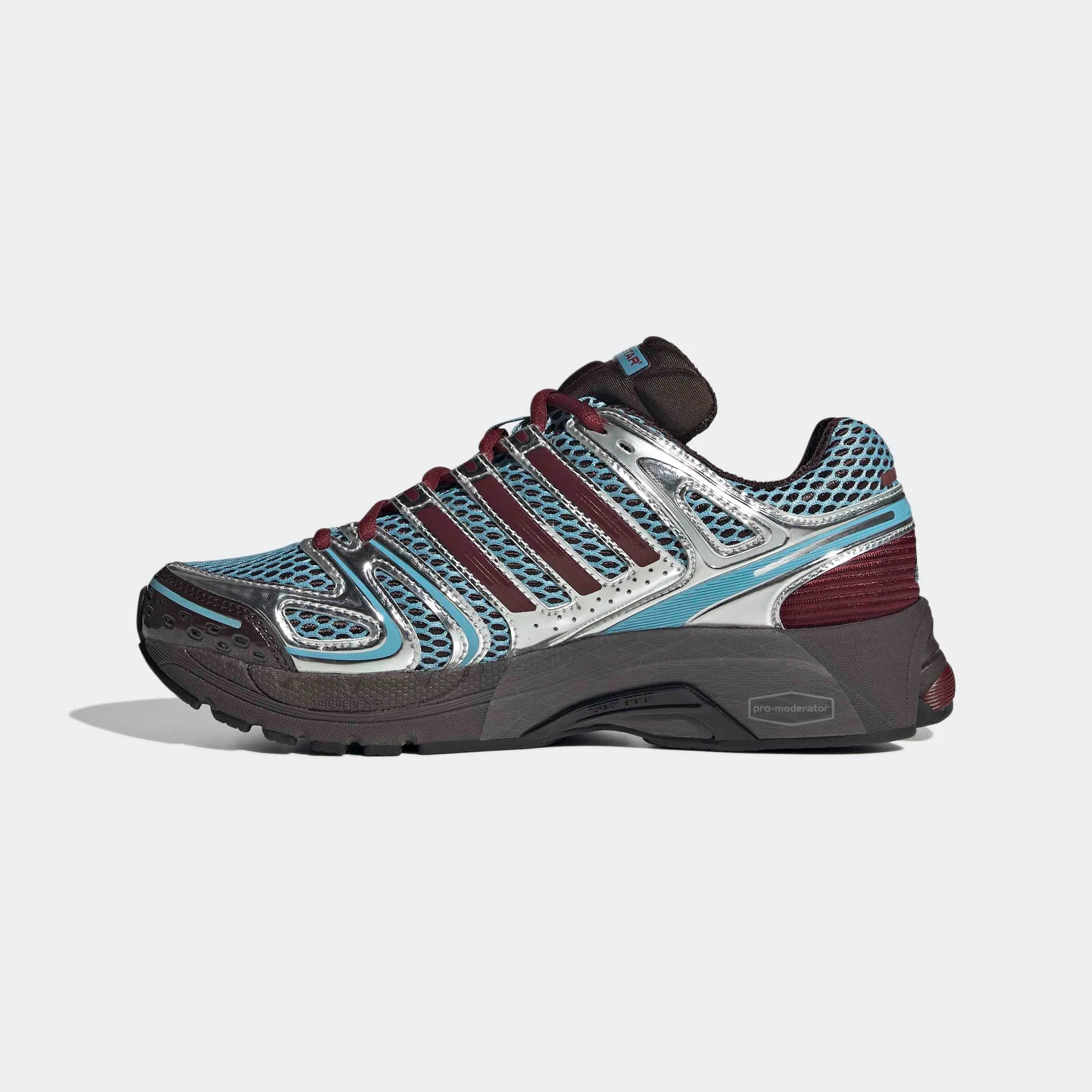 adidas Originals Adistar Control 5 Sneaker in Preloved Blue, Dark Brown und Grey Five jetzt bei Stickabush Berlin.