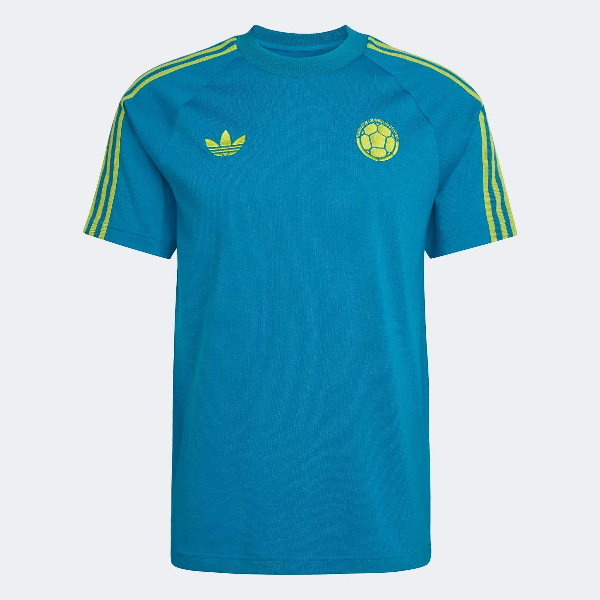 "adidas Originals Kolumbien OG T-Shirt Mystery Petrol mit gewebtem Kolumbien-Logo und 3-Streifen-Design bei Stickabush Berlin."