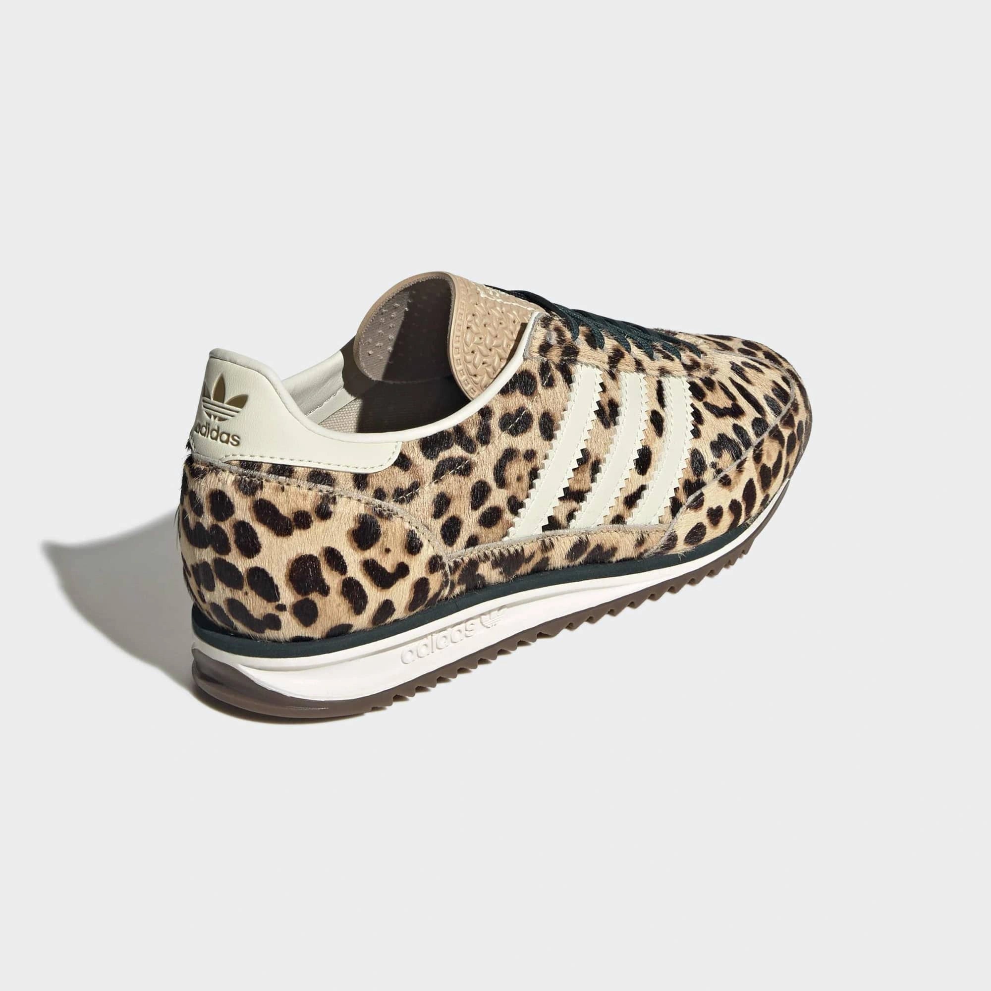 "adidas SL 72 OG Damen Sneaker in Leopard Print Magic Beige mit brauner Gummisohle, Style-ID: KI4205 bei Stickabush Berlin."