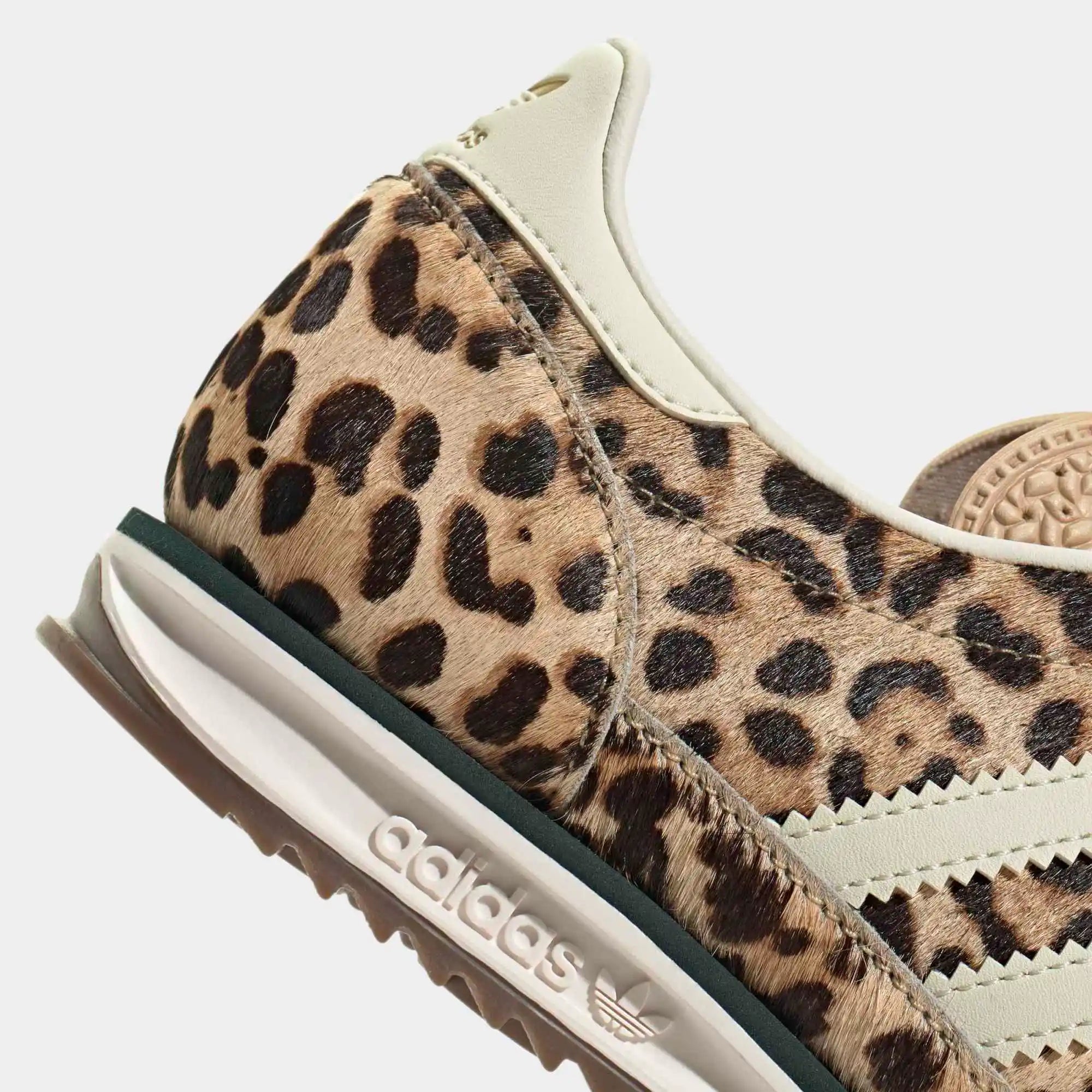 "adidas SL 72 OG Damen Sneaker in Leopard Print Magic Beige mit brauner Gummisohle, Style-ID: KI4205 bei Stickabush Berlin."