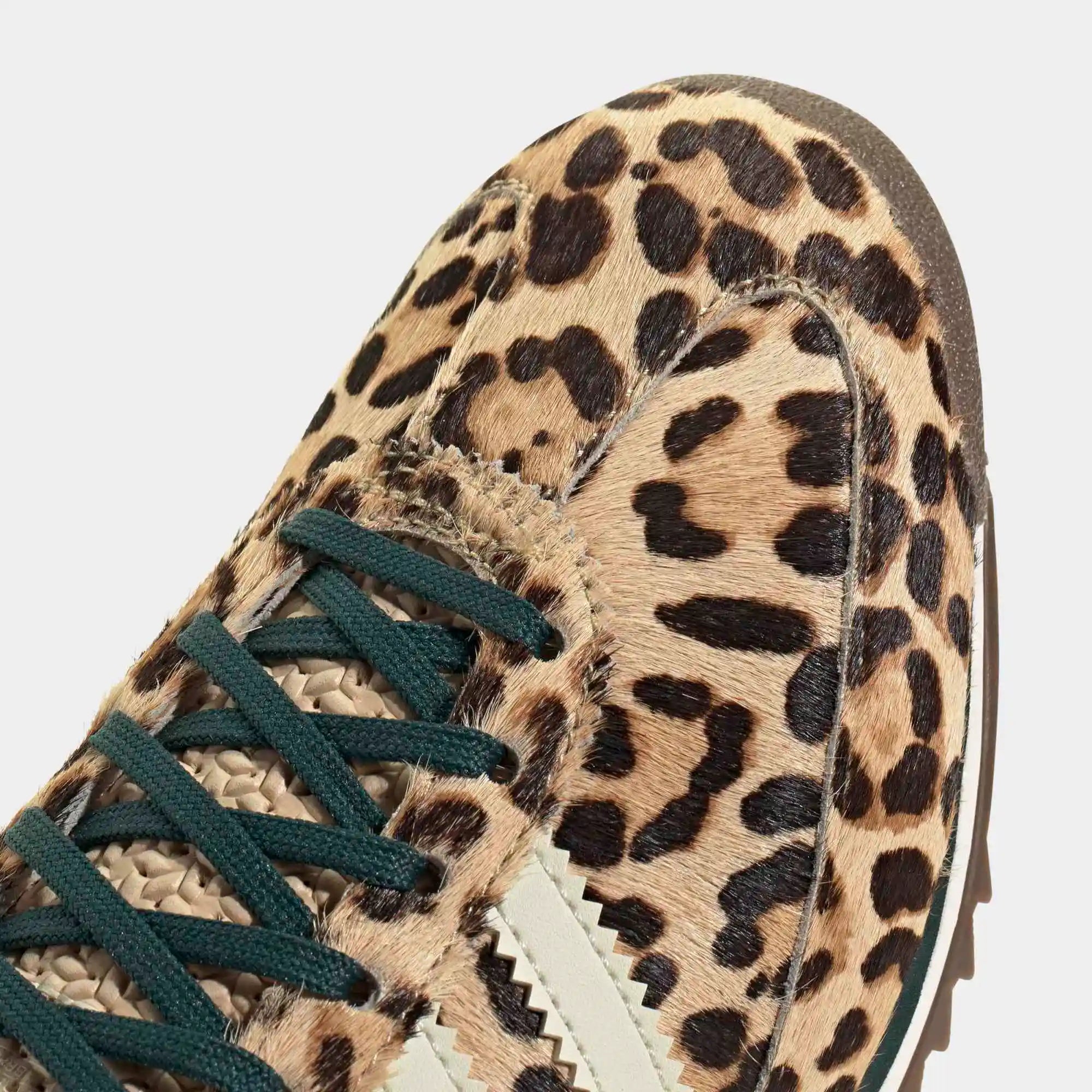 "adidas SL 72 OG Damen Sneaker in Leopard Print Magic Beige mit brauner Gummisohle, Style-ID: KI4205 bei Stickabush Berlin."