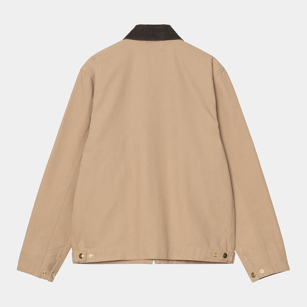 "Carhartt Detroit Jacket, Hellbraun/Dunkelbraun (Rinsed), robustes Canvas, klassische Arbeitsjacke mit schwarzen Kragen, Reißverschluss und Logo."