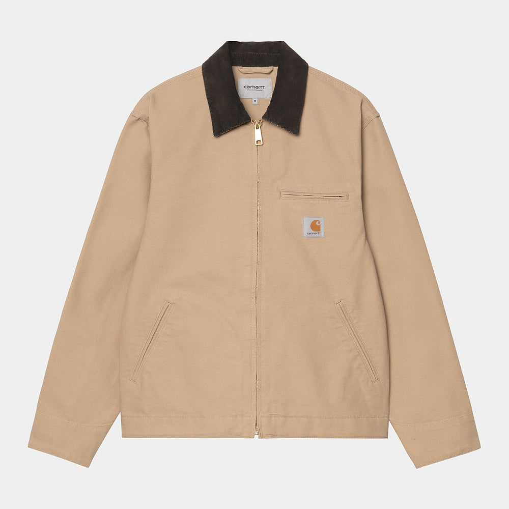 "Carhartt Detroit Jacket, Hellbraun/Dunkelbraun (Rinsed), robustes Canvas, klassische Arbeitsjacke mit schwarzen Kragen, Reißverschluss und Logo."