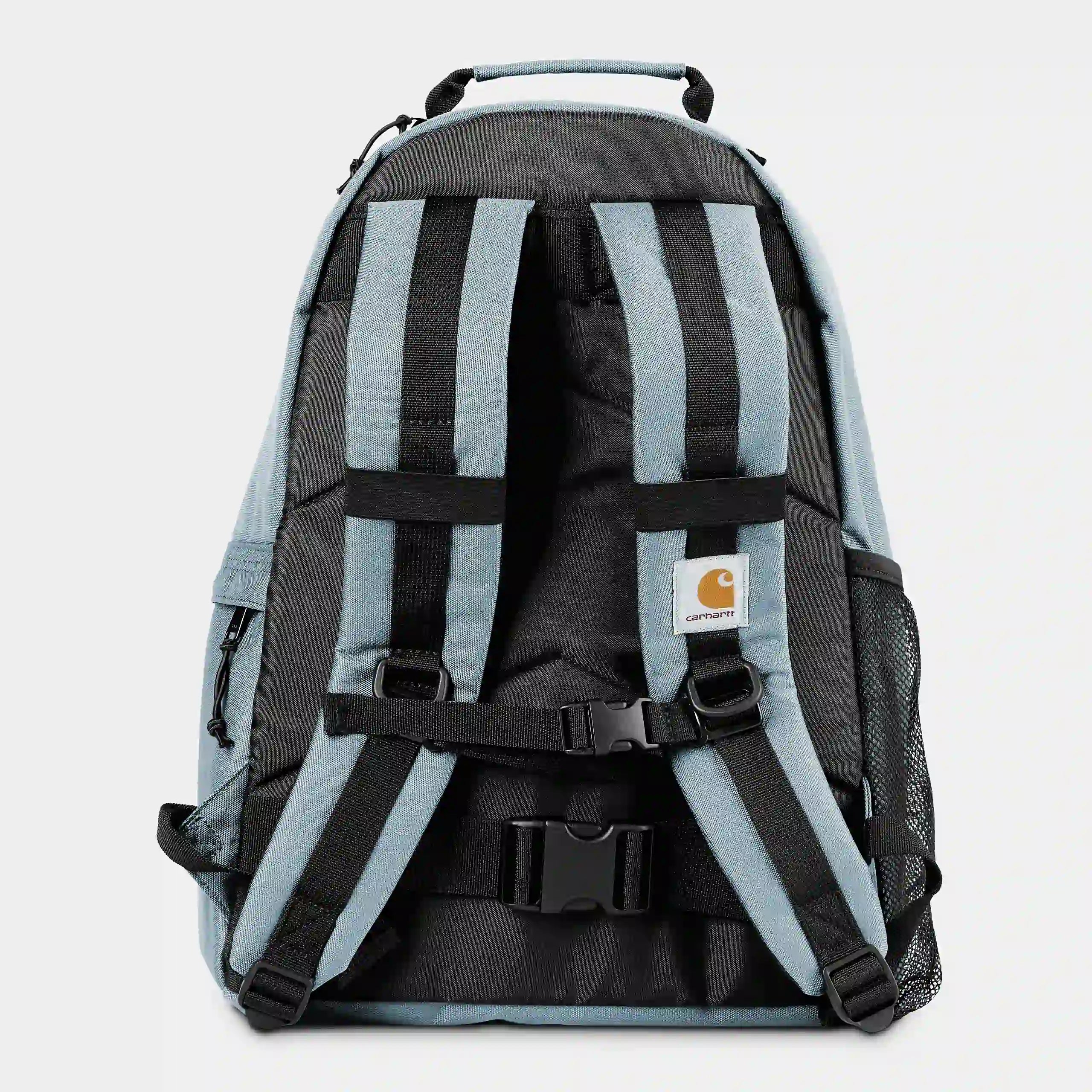 WIP Kickflip Backpack. Robuster Rucksack aus wasserabweisendem Polyester-Duck-Canvas. Großes Hauptfach, Skateboard-Riemen vorne, Netztaschen und gewebtes Logo-Etikett.“