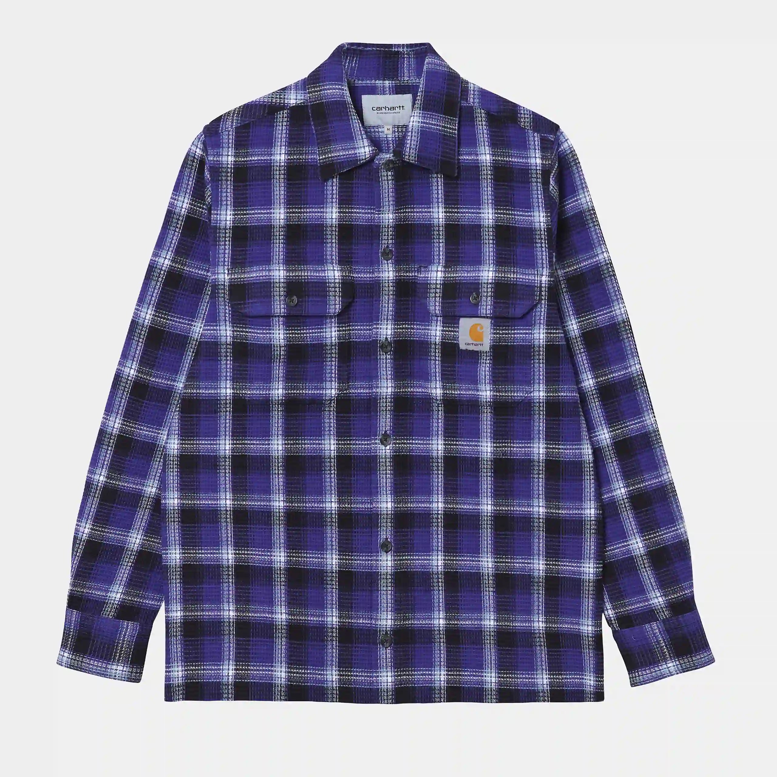 “Lilafarben kariertes ("Hepner Check / Razzmic") Carhartt WIP L/S Hepner Shirt. Langärmliges Hemd aus Baumwollflanell, reguläre Passform, durchgehende Knopfleiste, Brusttasche und gewebtes Square Label.“