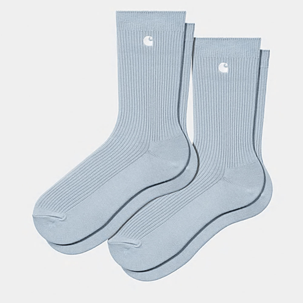"Carhartt Madison 2 Paar Socken in Hellblau/Weiß, Baumwollmischung, gerippter Schaft, Logo-Stickerei."
