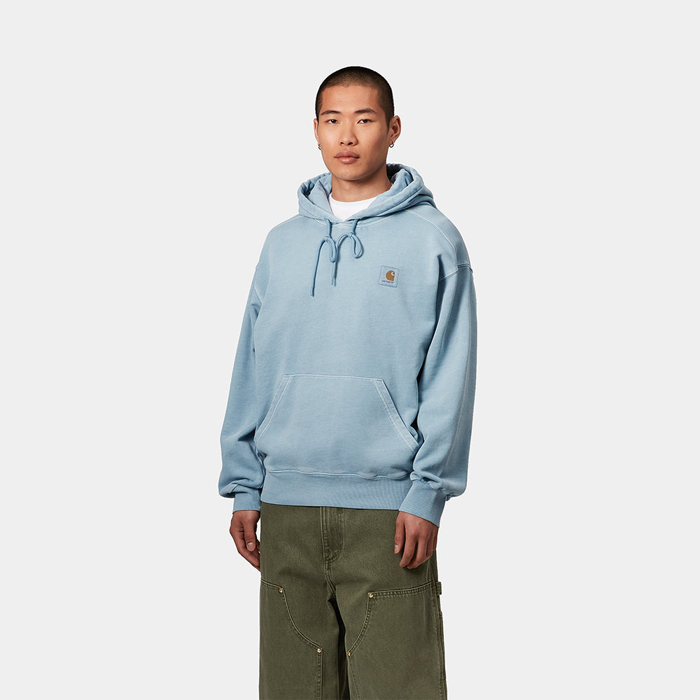 "Carhartt Nelson Sweat Hoodie in Clay Blue, Baumwolle, Kapuze, 'garment dyed' für einzigartige, gedeckte blaue Farbe."