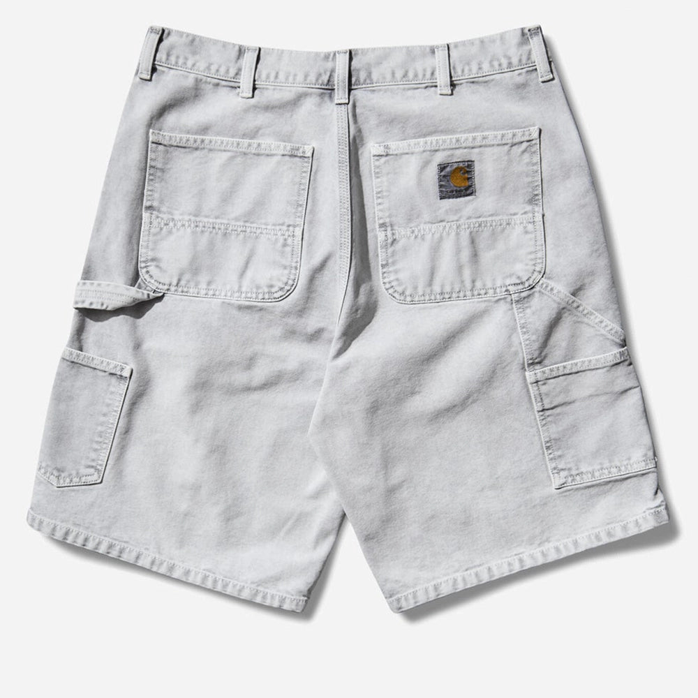 “Schwarze ("chalk wash") Carhartt WIP Single Knee Short. Robuste Shorts aus Baumwoll-Twill mit leicht verwaschenem Look, Hammerschlaufe und gewebtem Square Label.“
