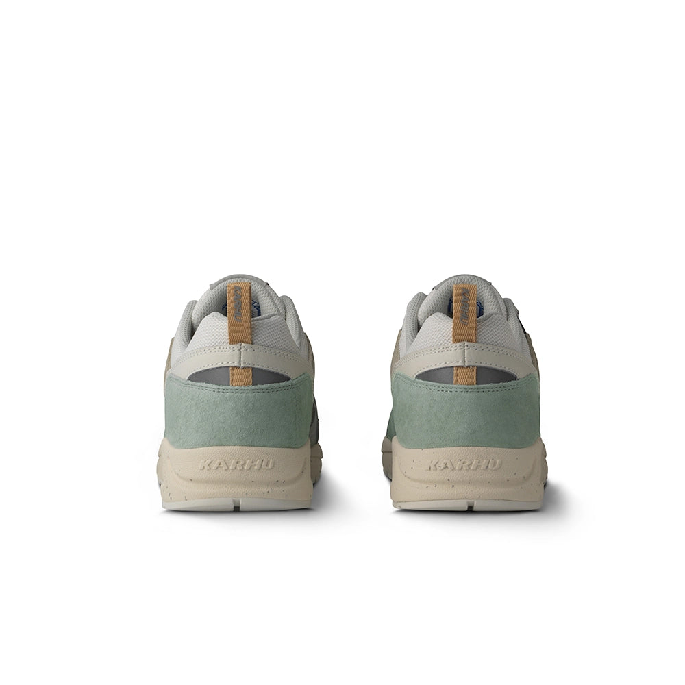 Karhu Fusion 2.0 Sneaker in Sea Foam und Pineneedle, Style-Code F804205 bei STICKABUSH Berlin.