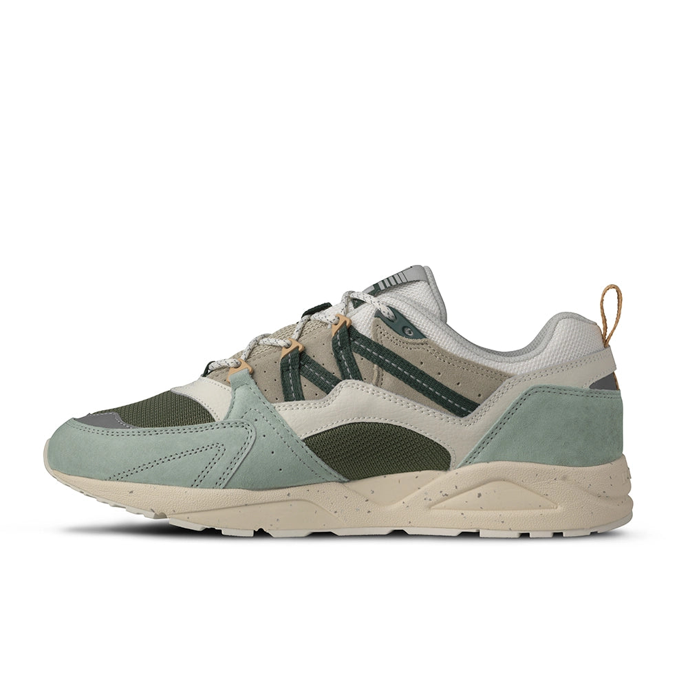Karhu Fusion 2.0 Sneaker in Sea Foam und Pineneedle, Style-Code F804205 bei STICKABUSH Berlin.