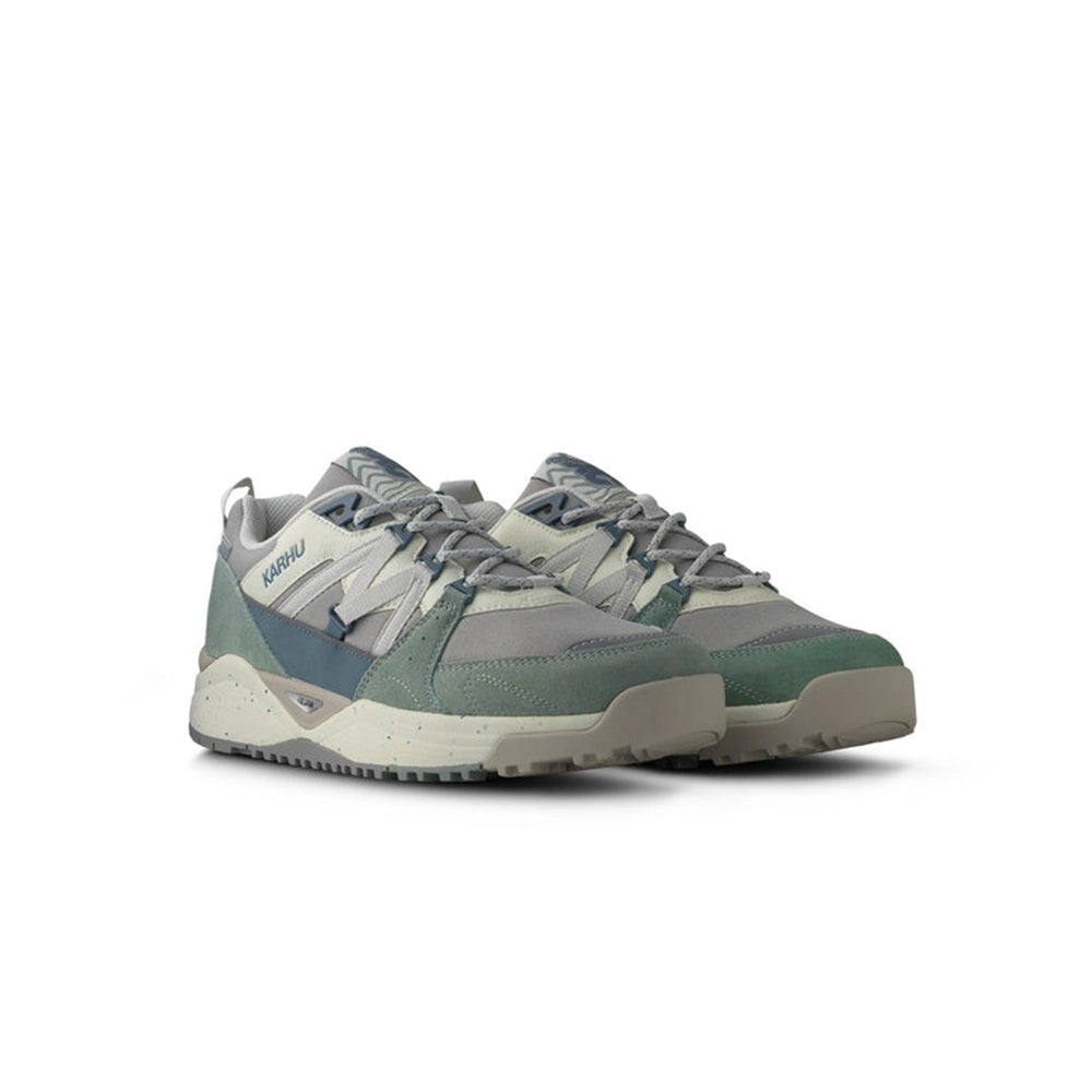 Karhu Fusion XC trail sneaker in Wrought Iron und Dawn Blue Frontansicht style-ID F830026 bei STICKABUSH Berlin