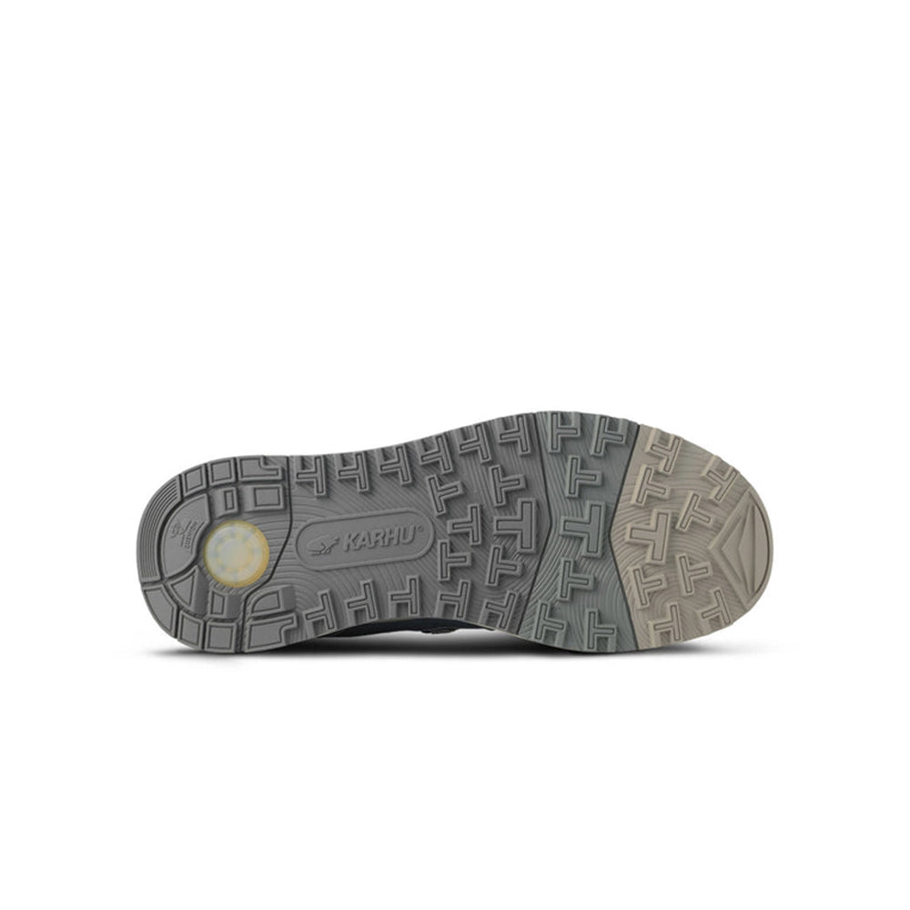 Karhu Fusion XC trail sneaker in Wrought Iron und Dawn Blue Sohlenansicht style-ID F830026 bei STICKABUSH Berlin