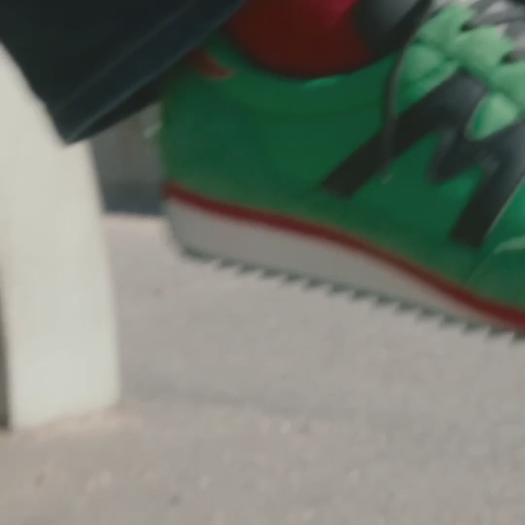 Karhu Mestari 76 Sneaker in Green Bee und Jet Black Video Style-ID F805105 bei STICKABUSH Berlin
