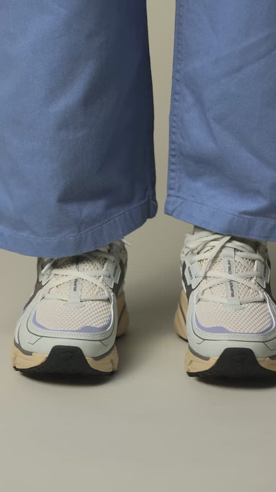 Karhu Super Fulcrum Sneaker in Foggy Dew / Hematite Video, Stylecode F860030 jetzt bei STICKABUSH Berlin.
