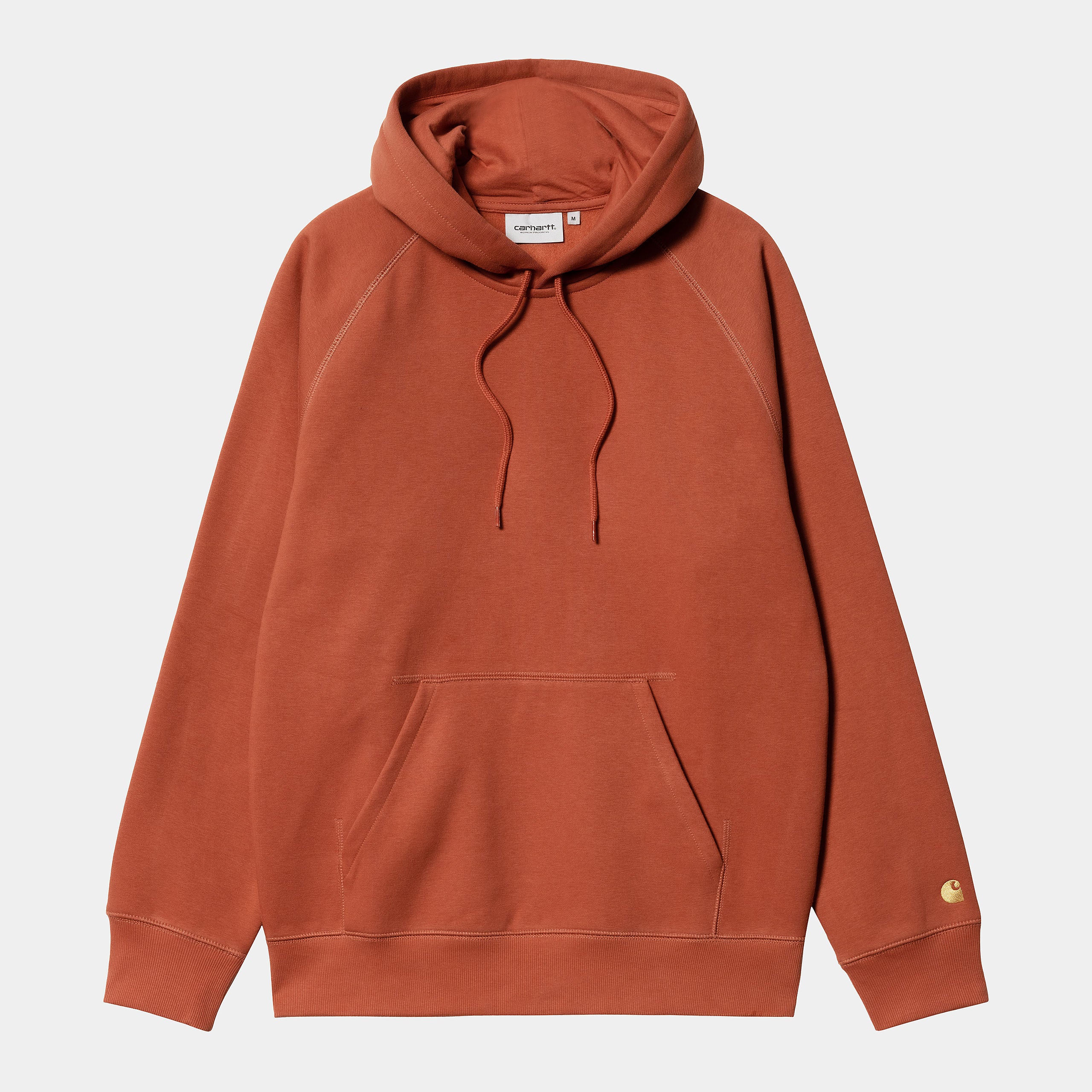 "Carhartt Hooded Chase Sweat in Phoenix, Baumwollmischung, Kapuze, goldene Logo-Stickerei, leuchtend orangefarbener Hoodie."