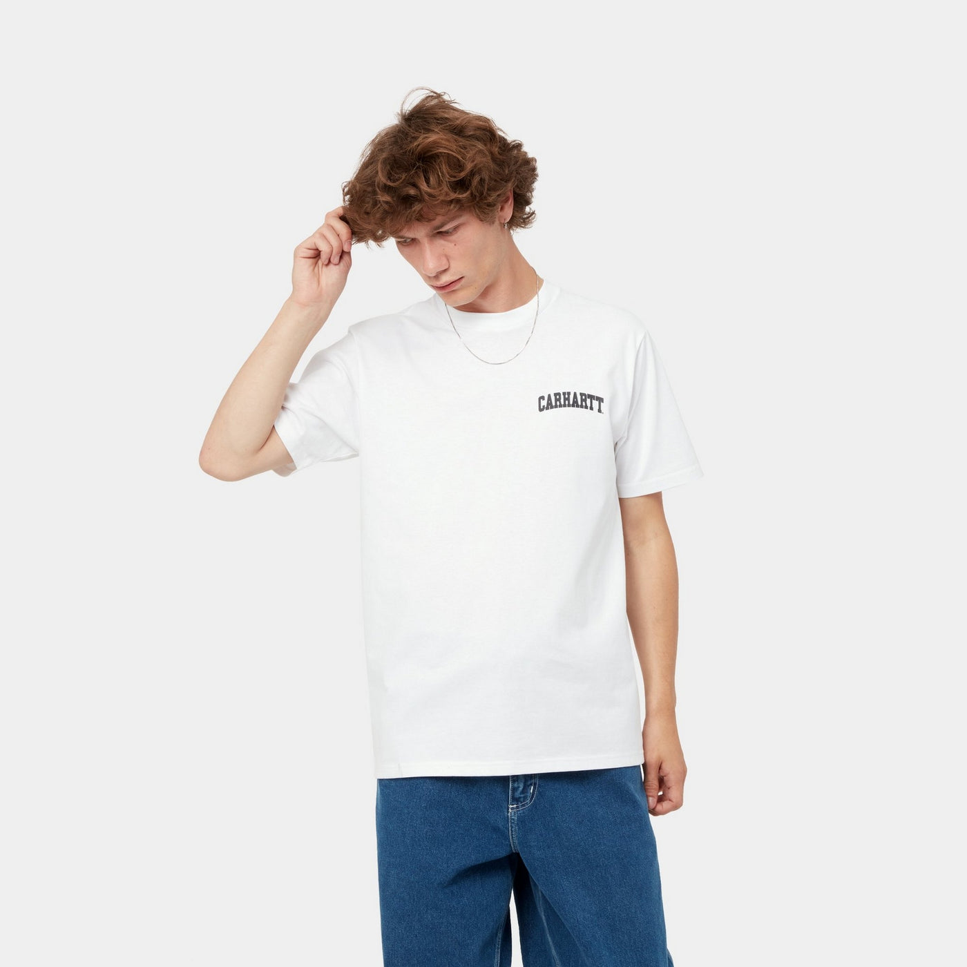 "Carhartt WIP S/S University Script T-Shirt, White/Black, Baumwolle, kurzärmeliges T-Shirt mit schwarzem Universitäts-Schriftzug."